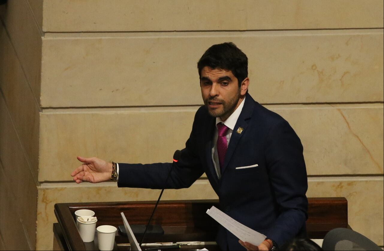 Ministró defensa