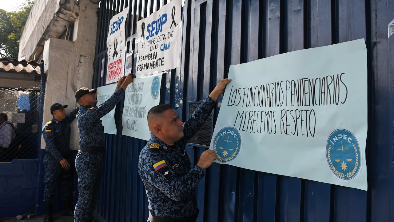 Domingo: Exclusivo, crisis carcelaria, seguridad, guardas Inpec. Foto José L Guzmán El País, feb 14-24