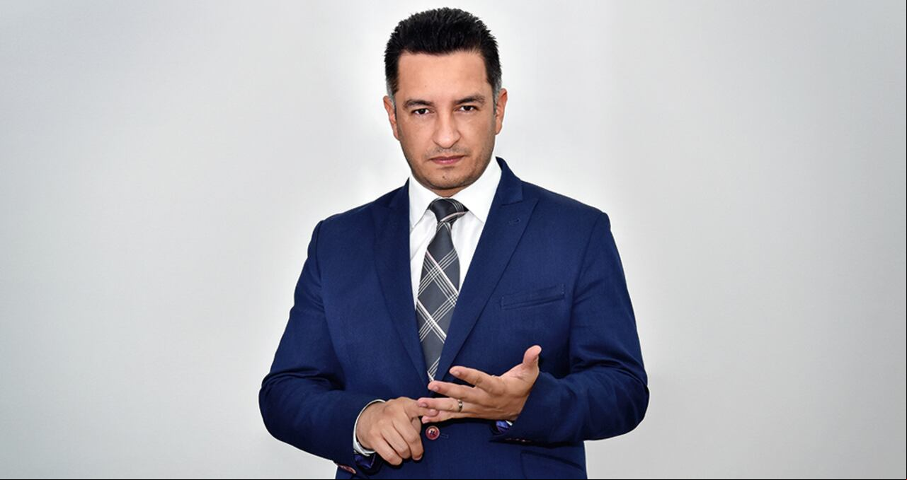 El secretario de Transparencia, Andrés Idárraga, investigó los contratos de Urrutia antes de dejar el cargo.