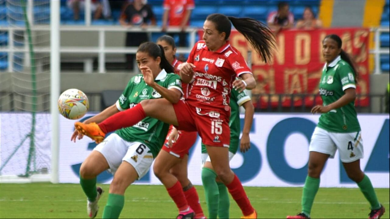 Imagen del juego entre América y Deportivo Cali, por la fecha 13 de la Liga Femenina. Foto: Raúl Palacios - Jorge Orozco / El País