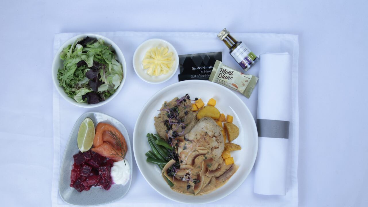 ´Sabores que transportan' es el nuevo programa de Latam Airlines, en el que los viajeros con destinos internacionales podrán disfrutar de la gastronomía colombiana.
Foto: Latam Airlines