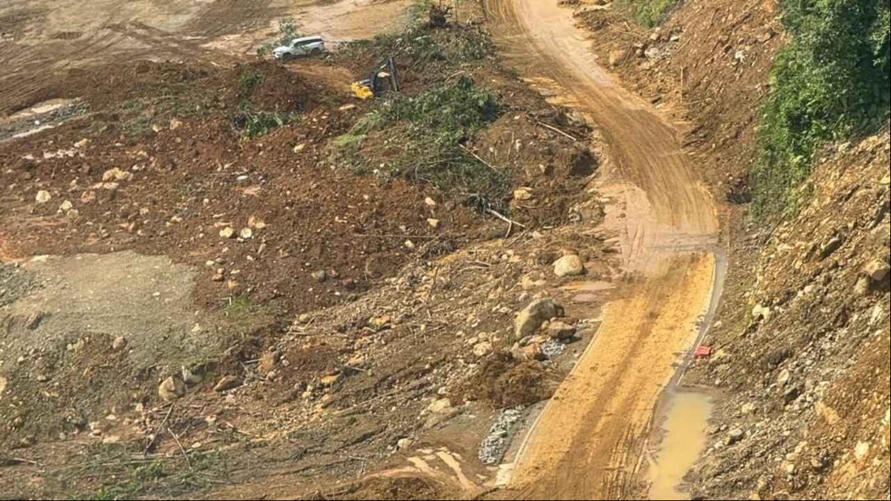 Los organismos de emergencia adelantan labores de rescate a toda marcha.