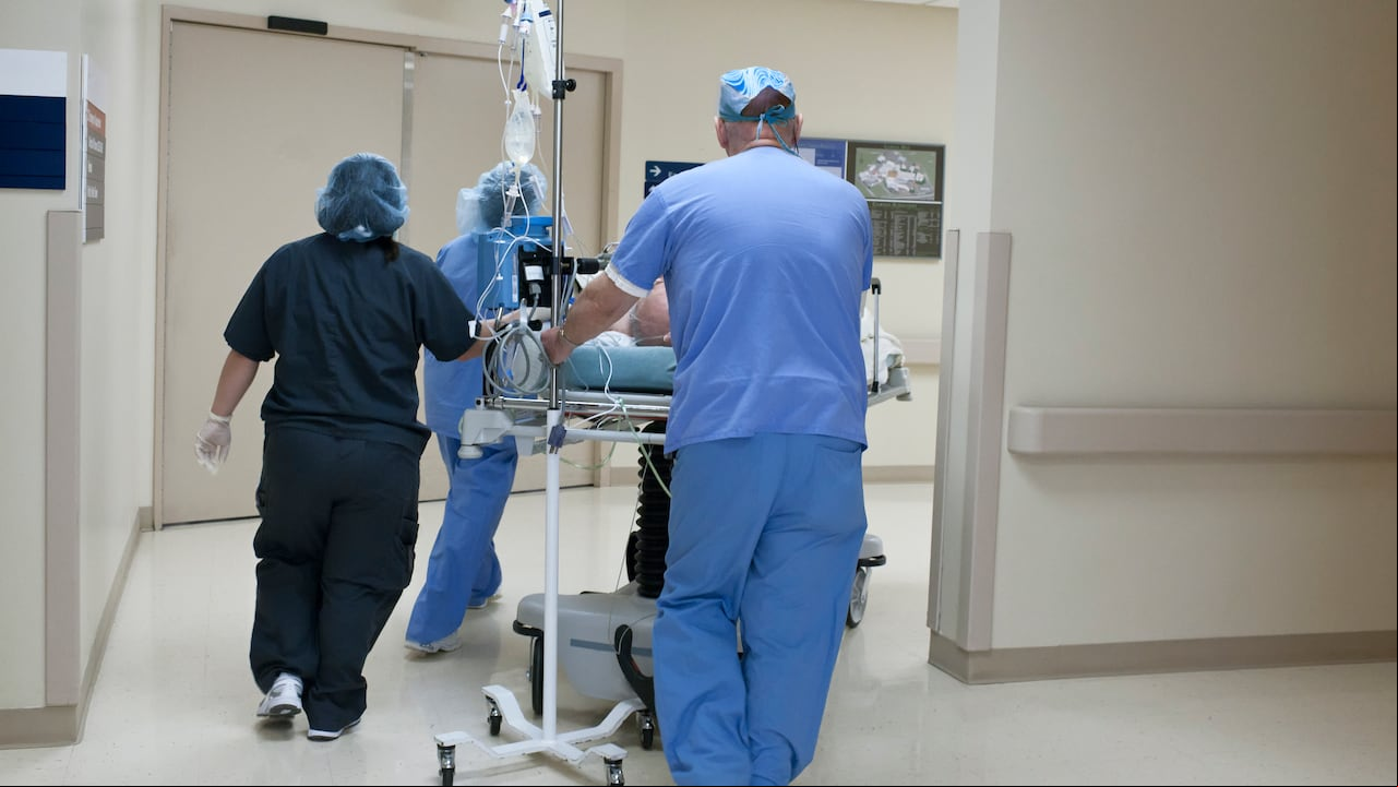 La mujer duró cuatro días hospitalizada en una clínica de Texas, Estados Unidos.