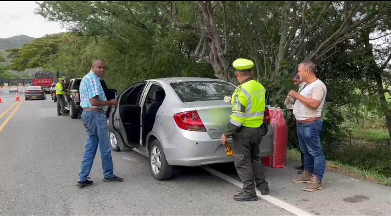 La Policía de Tránsito del Valle del Cauca está haciendo presencia en los principales límites viales del departamento.