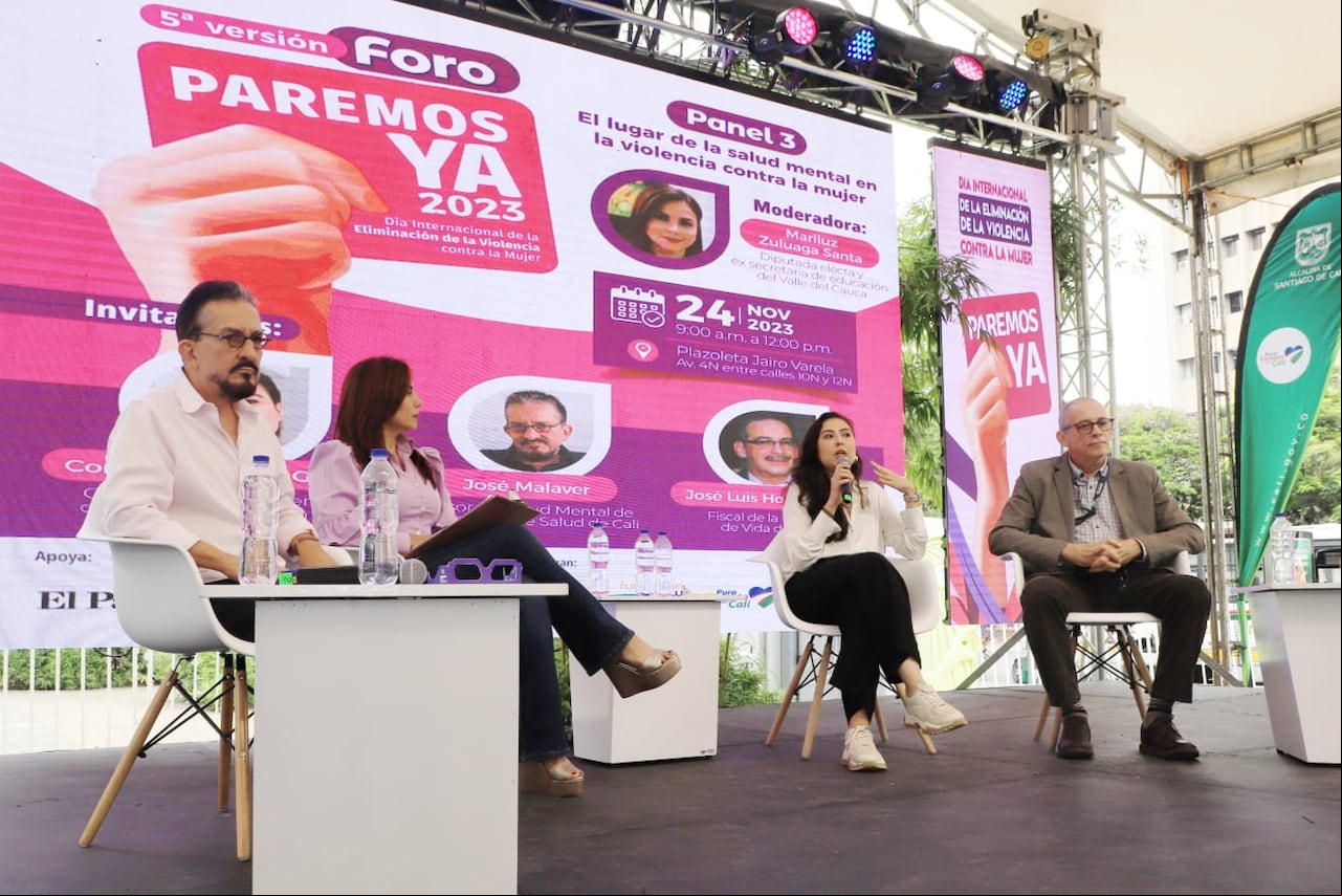 En el marco del Día Internacional de la Eliminación de la Violencia contra la Mujer’, se realizó el foro Paremos ya, el viernes 24 de noviembre, en la Plazoleta Jairo Varela.