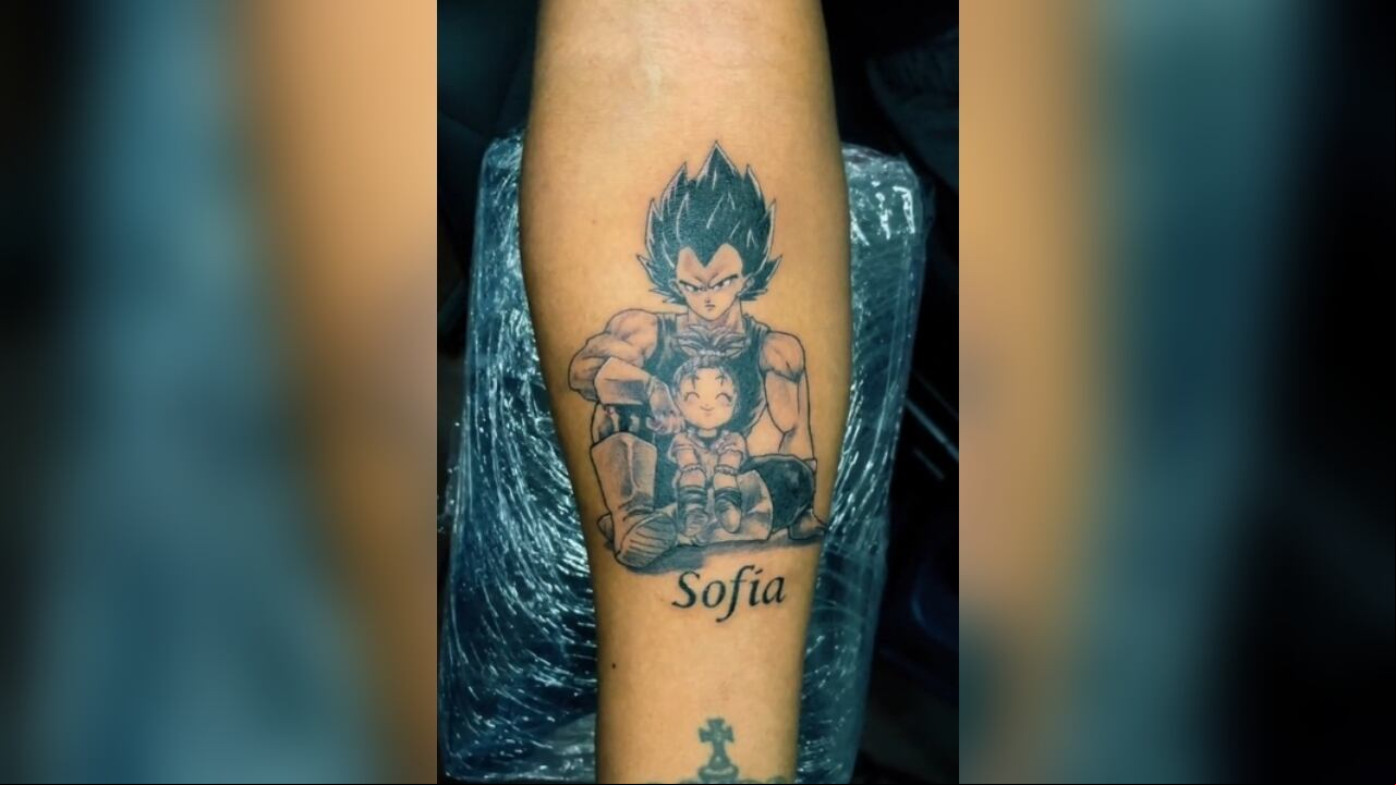 Este es el tatuaje que tiene en el brazo el presunto asesino de la niña.