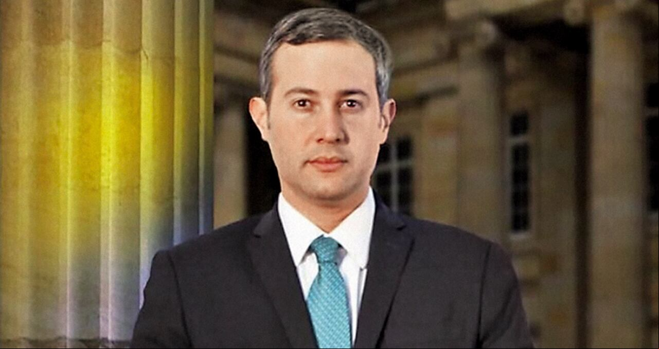 En su trayectoria política Mario Fernández Alcocer ha estado ligado con la familia Char, pero desde el año pasado se volvió petrista y se jacta de ser primo de la primera dama.