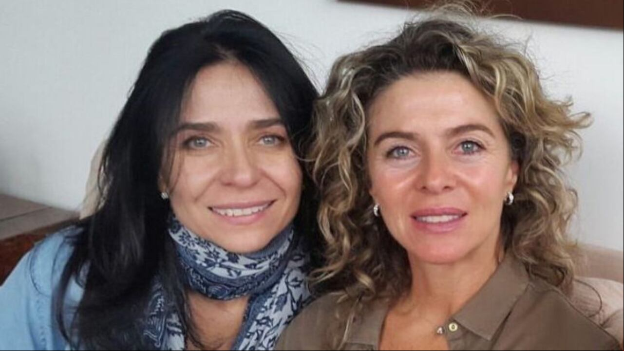 Adriana de Francisco y su hermana, la reconocida actriz Margarita Rosa de Francisco.