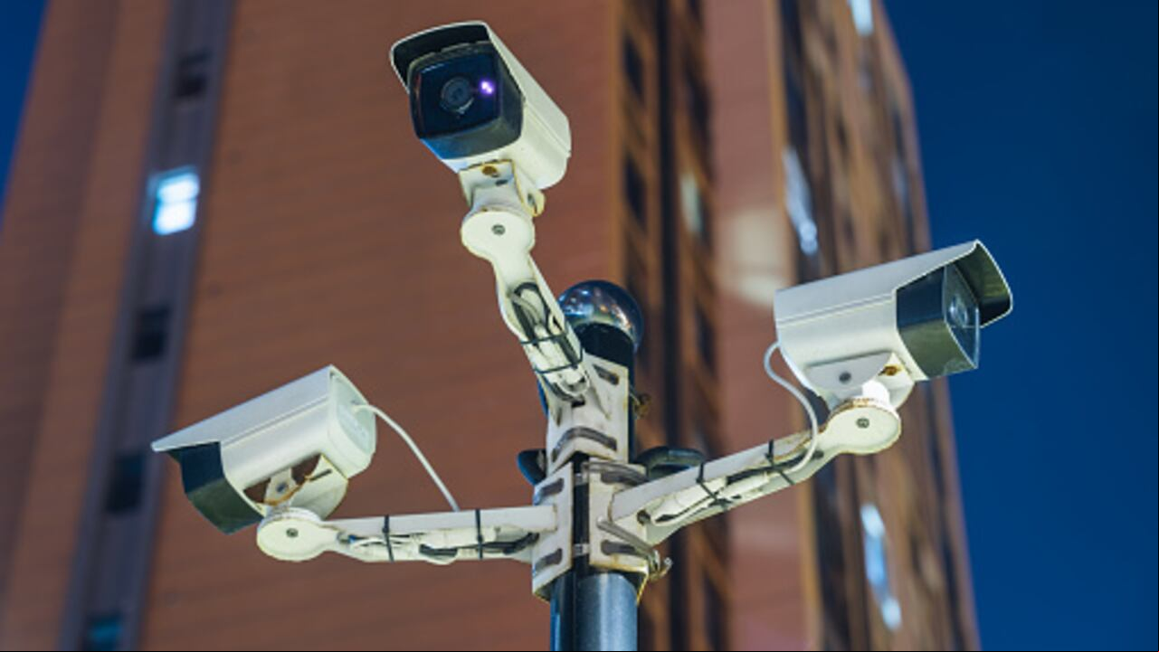 Las autoridades moscovitas recurrieron a cámaras de vigilancia para localizar a los jóvenes que cumplen los requisitos para hacer el servicio militar obligatorio.