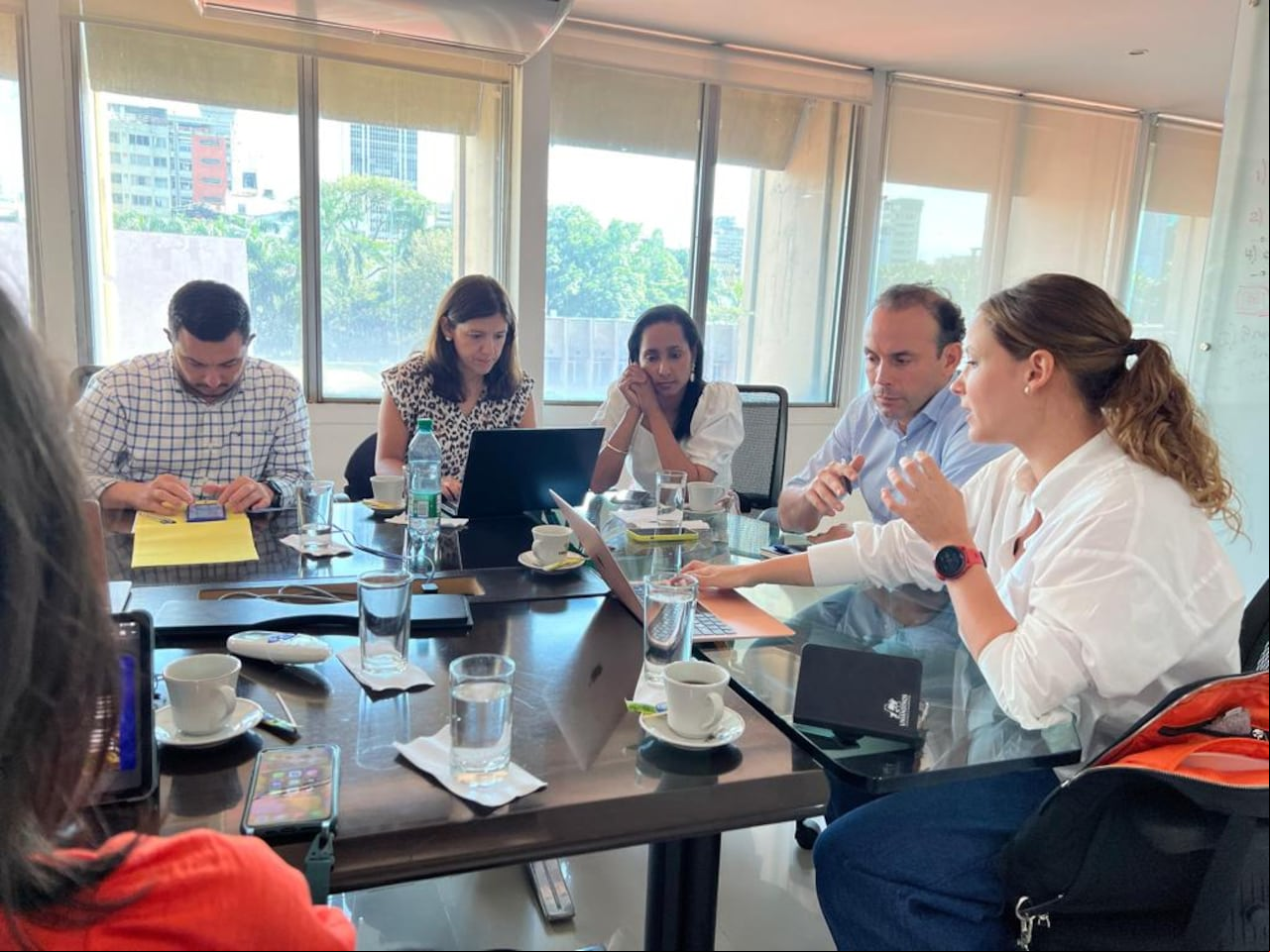 El alcalde de Cali, Alejandro Eder, y Diana Carolina Rojas, se reunieron para comenzar a proyectar el Plan Cali 500+, cuyo propósito es pensar la ciudad en el mediano y largo plazo.