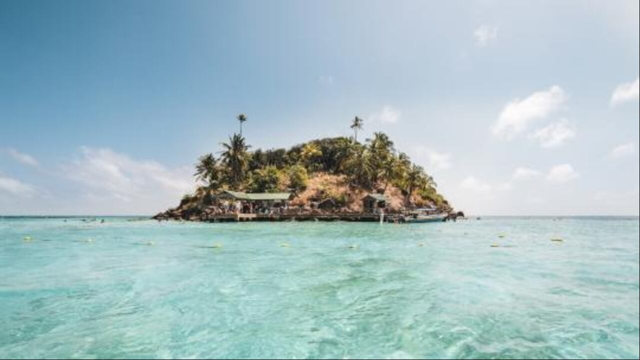 una lista interactiva con las 100 playas más icónicas del mundo, seleccionadas por un de expertos quienes tuvieron en cuenta tres criterios clave: cultura playera, conexión con la naturaleza y armonía visual.