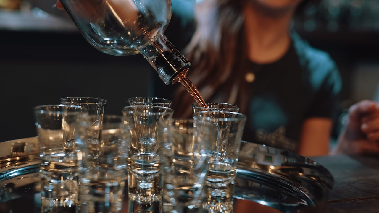 El aguardiente es una de las bebidas alcohólicas más consumidas en el país.