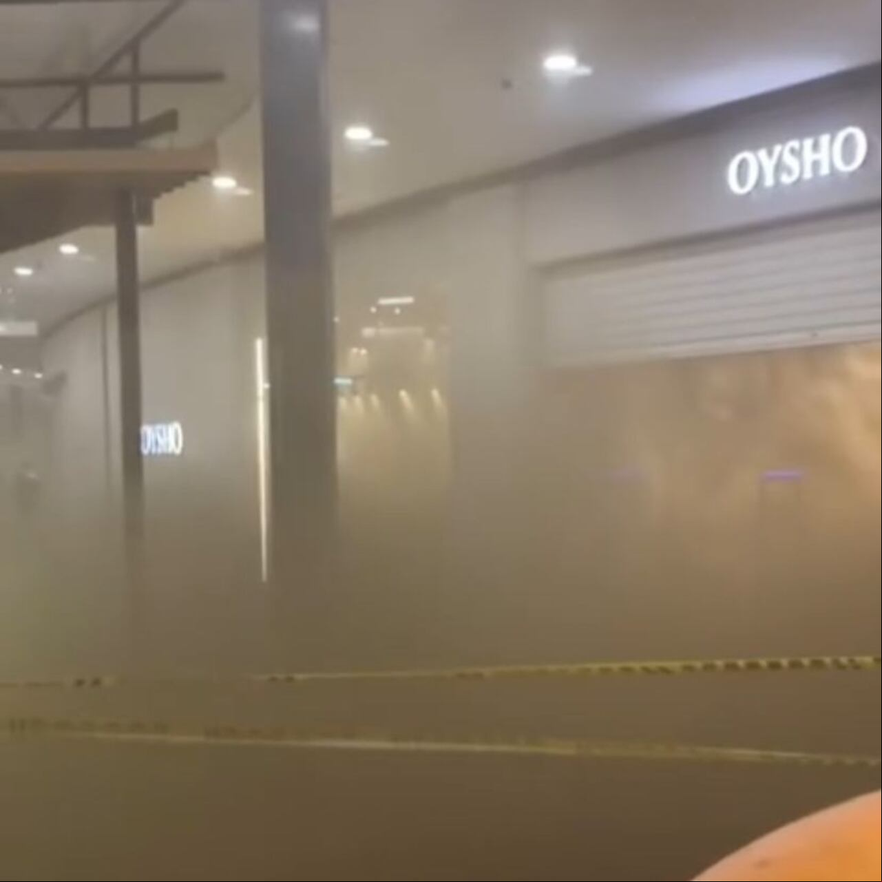 Incendio en el Centro Comercial Jardín Plaza, el lunes 4 de marzo de 2024.