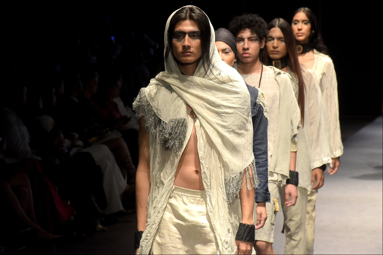 Pasarela Samara Wells Cali Distrito Moda 2024.