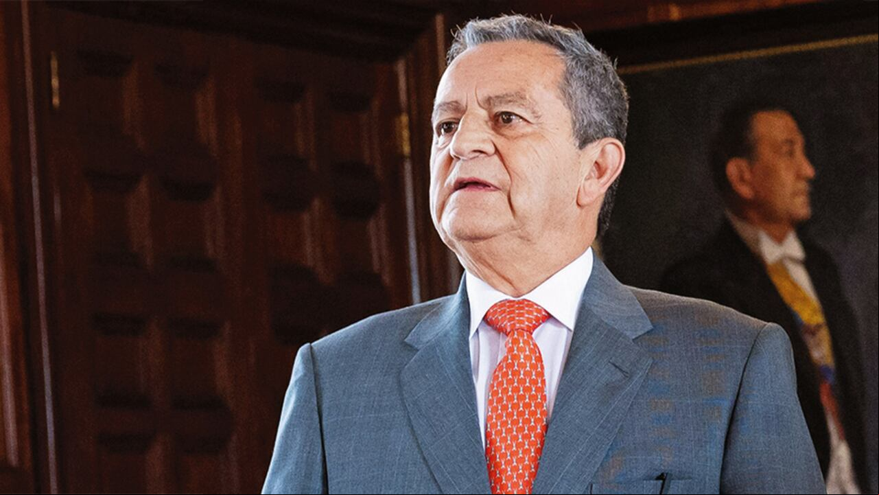 El canciller (e), Luis Gilberto Murillo, en una polémica decisión, le devolvió al exsecretario general de la Cancillería, José Antonio Salazar, las facultades para contratar.