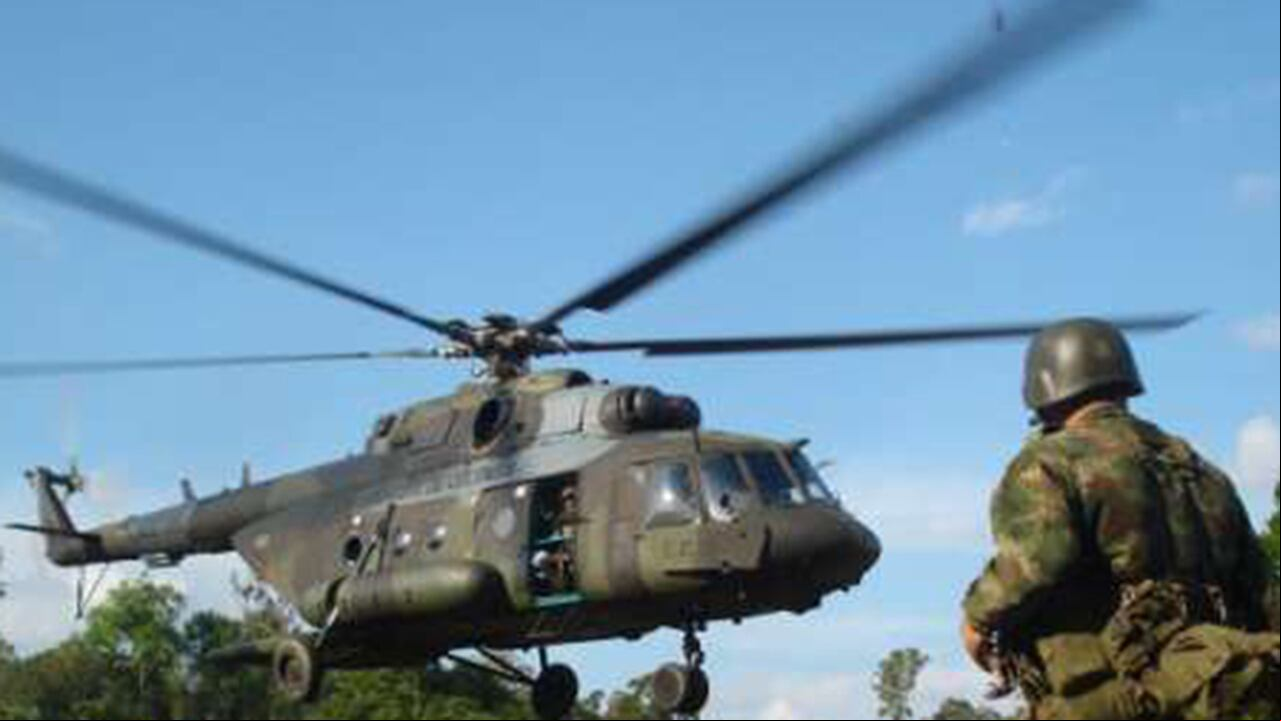 HELICÓPTERO MI-17.
