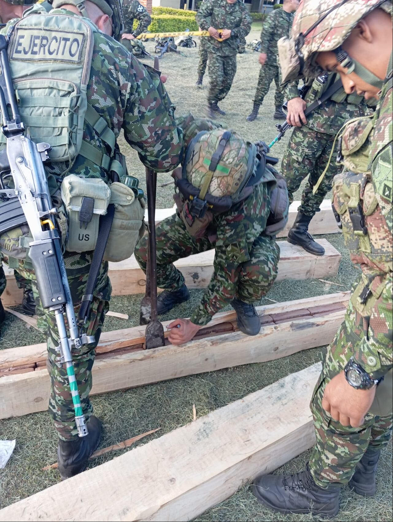 Labores de inteligencia militar y las maniobras ejercidas por las tropas permitieron incautar 286 kg de clorhidrato de cocaína.