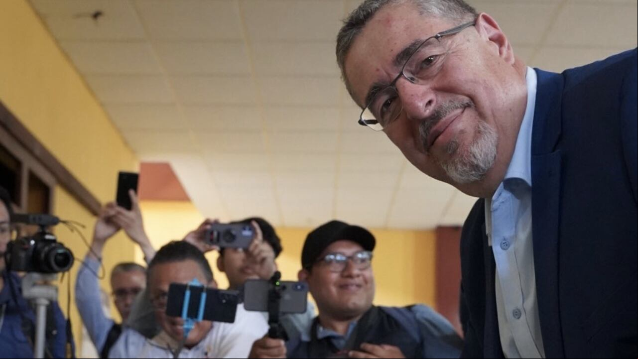 Bernardo Arévalo será el contrincante de Sandra Torres en la segunda vuelta presidencial en Guatemala