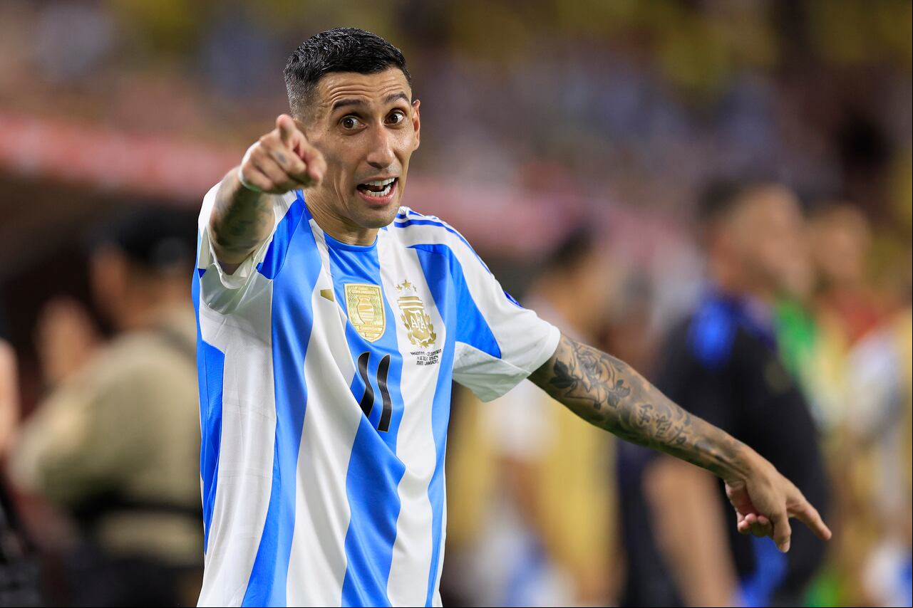 El futbolista rosarino tuvo un noble gesto con los colombianos.