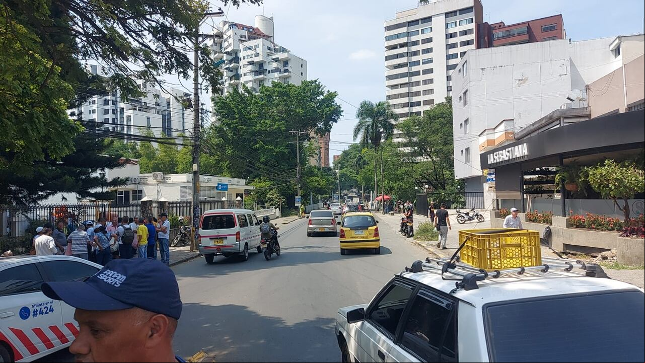 Este es el panorama a esta hora en el oeste de la ciudad, donde el grupo de ciudadanos ya llegó a un acuerdo con las autoridades para destrabar la movilidad en el sector.