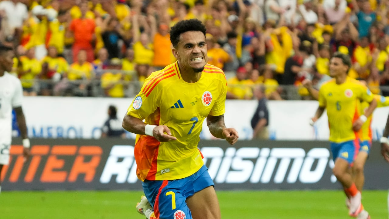 Díaz brilla en Colombia ante Panamá