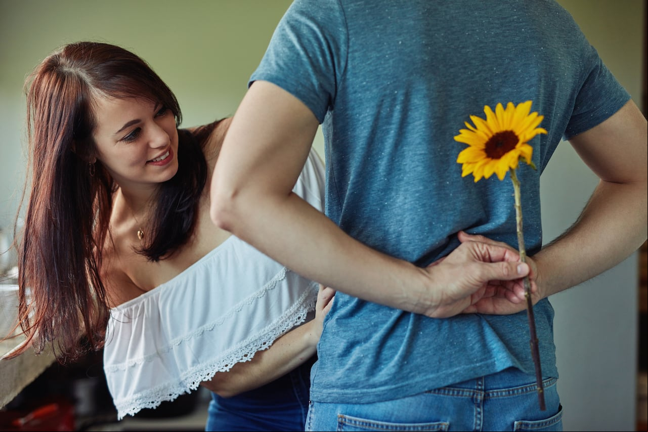 En una fecha tan especial como el Día del Amor y la Amistad de 2023, los girasoles se convirtieron en el regalo elegido por muchas parejas, generando una creciente curiosidad sobre la razón detrás de su elección.