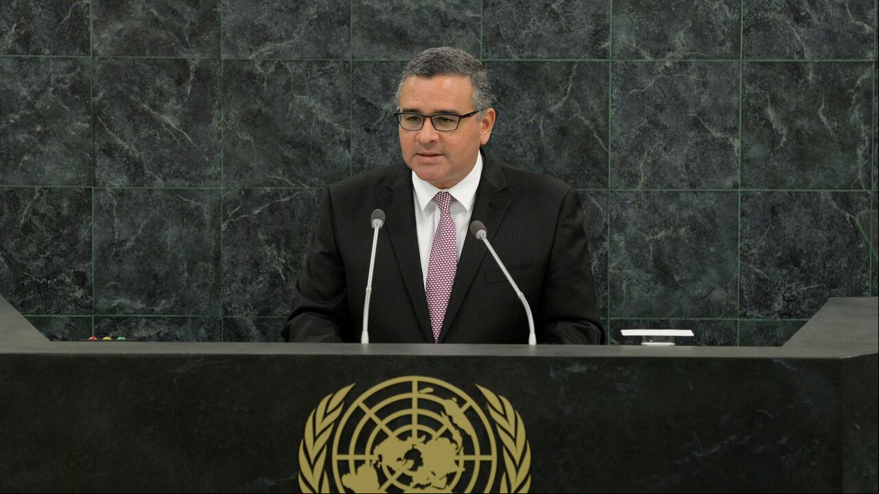 El presidente salvadoreño Carlos Mauricio Funes Cartagena habla en la 68ª Asamblea General de las Naciones Unidas el 25 de septiembre de 2013 en la ciudad de Nueva York.