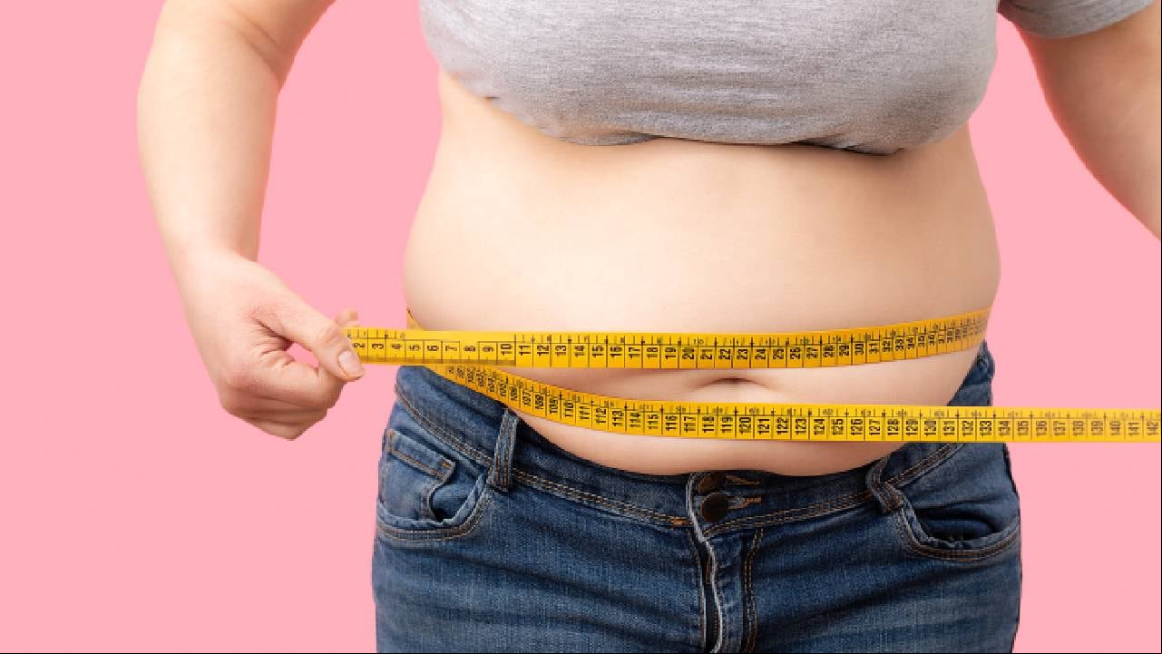 Saltarse los ejercicios de resistencia, dieta extrema y comer demasiado después del ejercicio, son algunos errores cuando se quiere bajar de peso. Foto: Getty images.