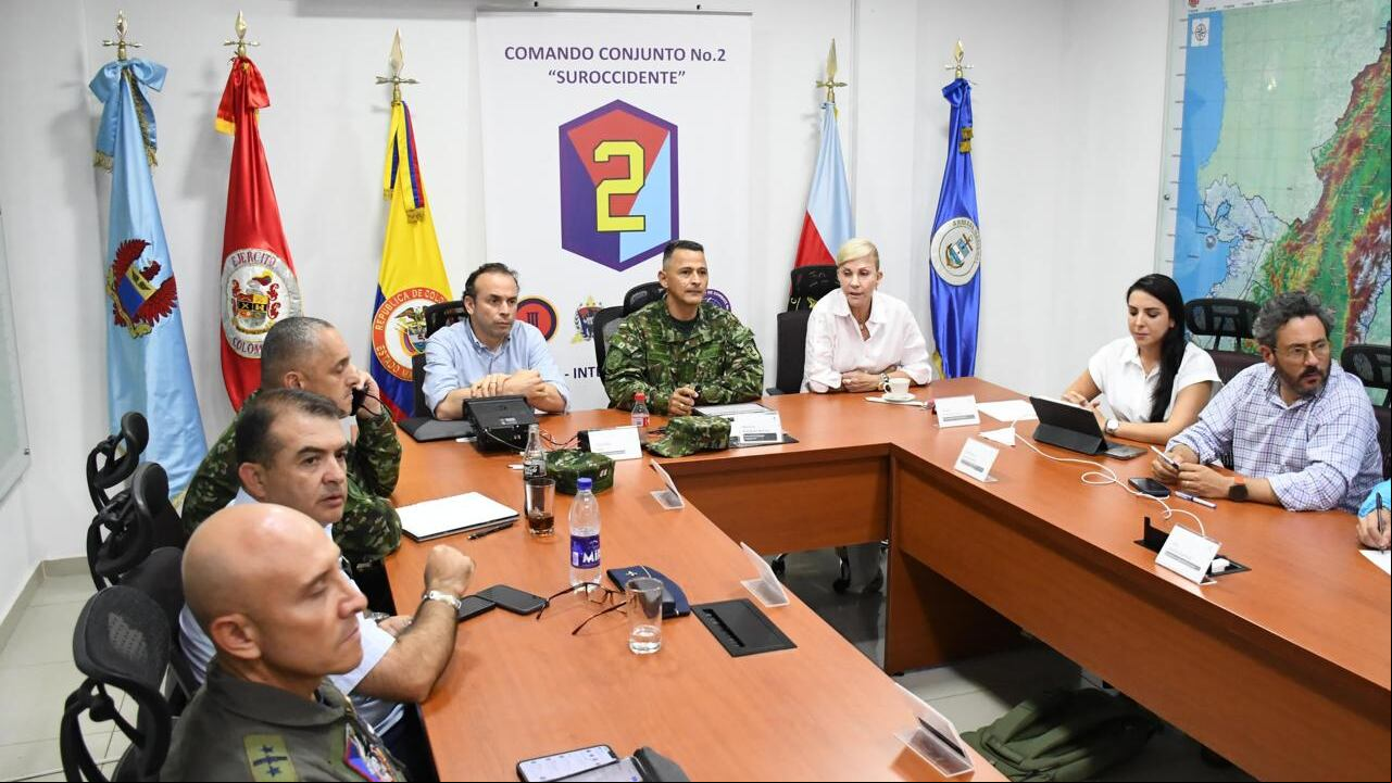 El consejo extraordinario de seguridad fue realizado en el Batallón Pichincha y contó con la presencia de la Alcaldía de Cali, la Gobernación del Valle y las Fuerzas Militares.