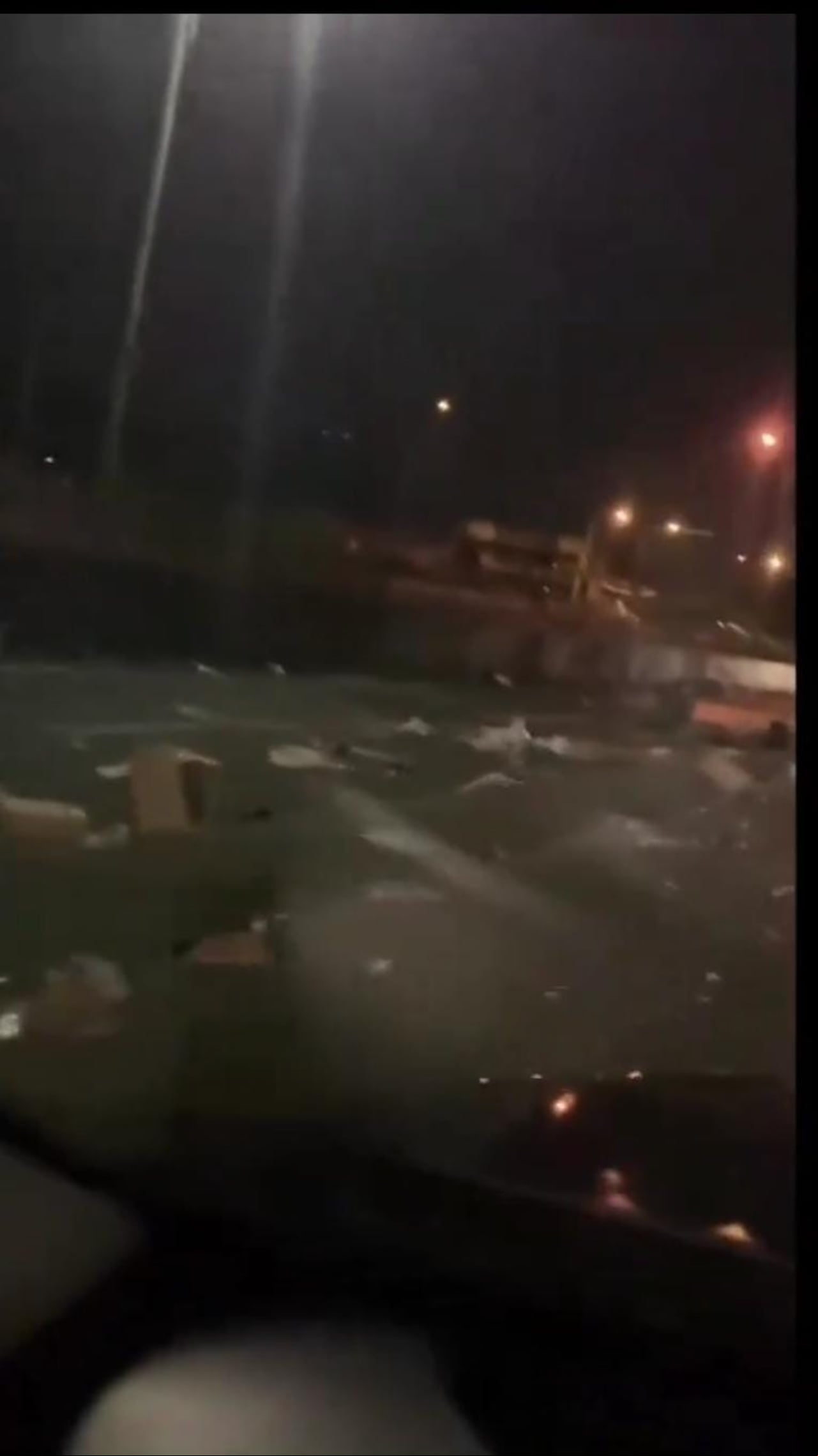Algunas personas mostraron la cantidad de basura que quedó después del salsódromo.
