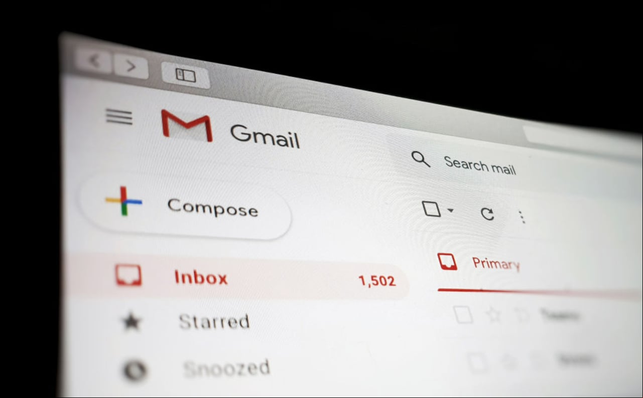 ¿Cuáles son las técnicas recomendadas para maximizar el espacio disponible en una cuenta de correo de Gmail?