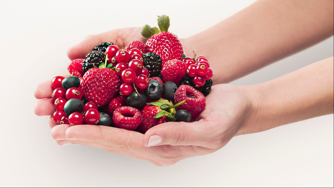 Frutos rojos, cerezas, fresas, moras, arándanos, uvas, frambuesas