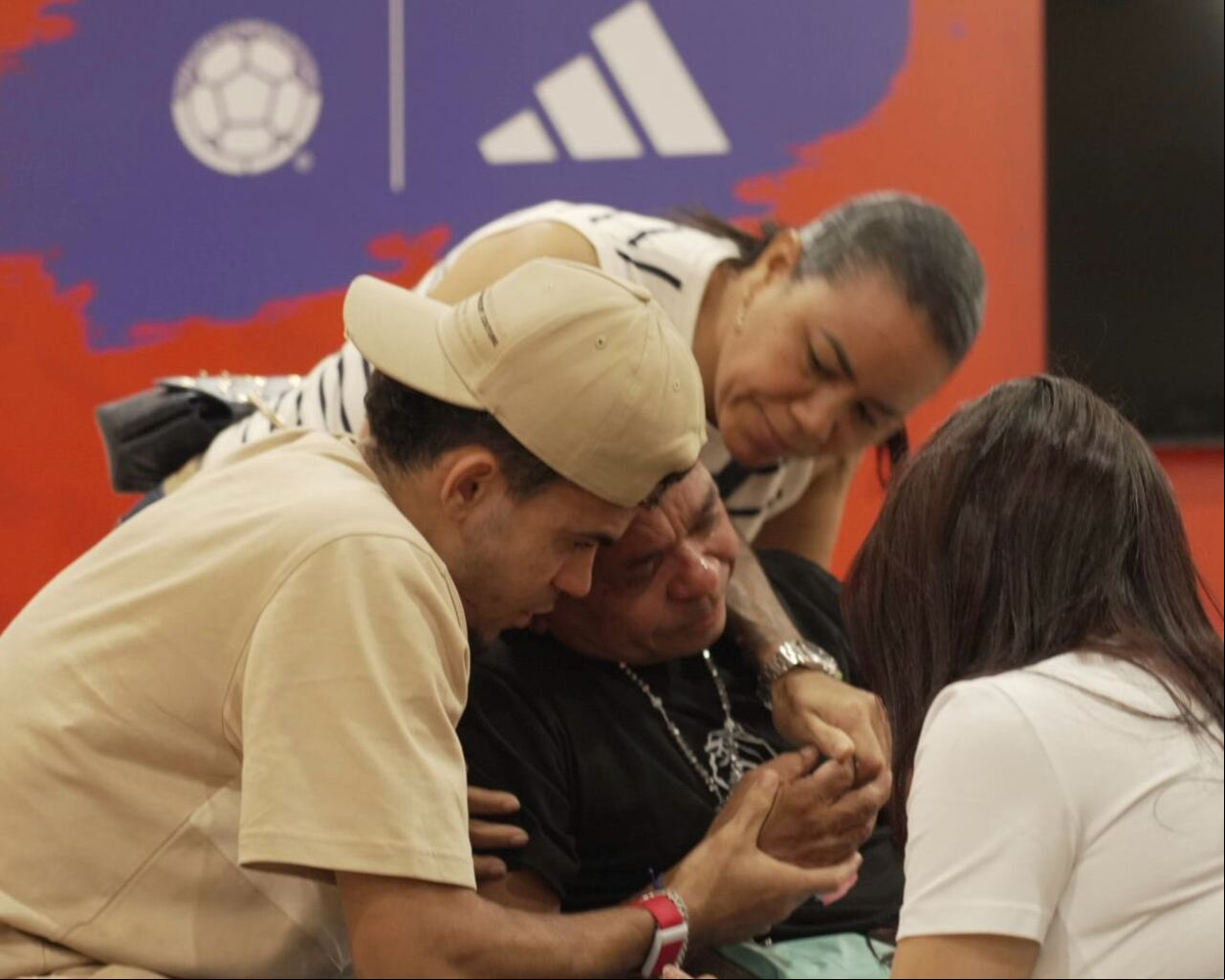 Luis Díaz se reencontró con su familia este martes en Barranquilla.