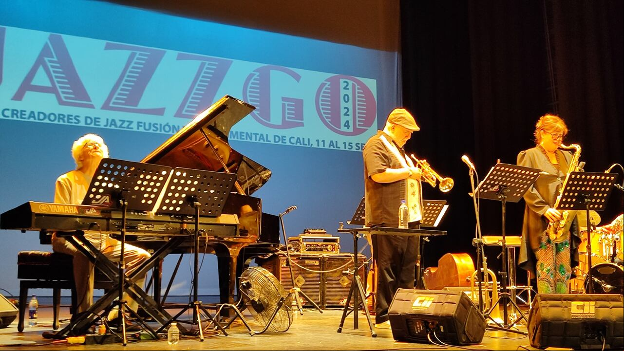 El quinteto liderado por Randy Brecker y su esposa Ada Rovatti deleitó a los caleños.