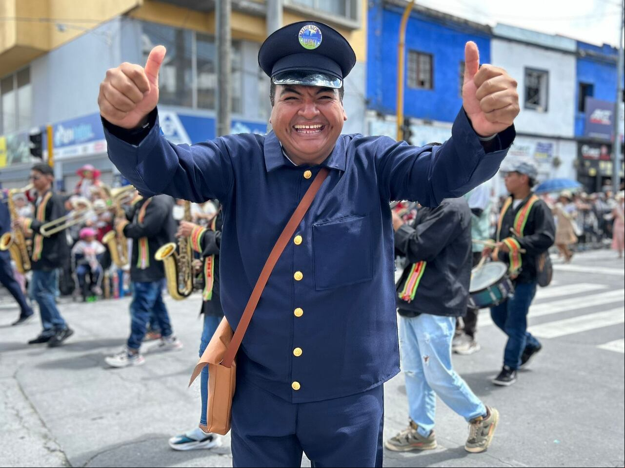 La alegría de todos aquellos quienes hicieron posible este desfile.