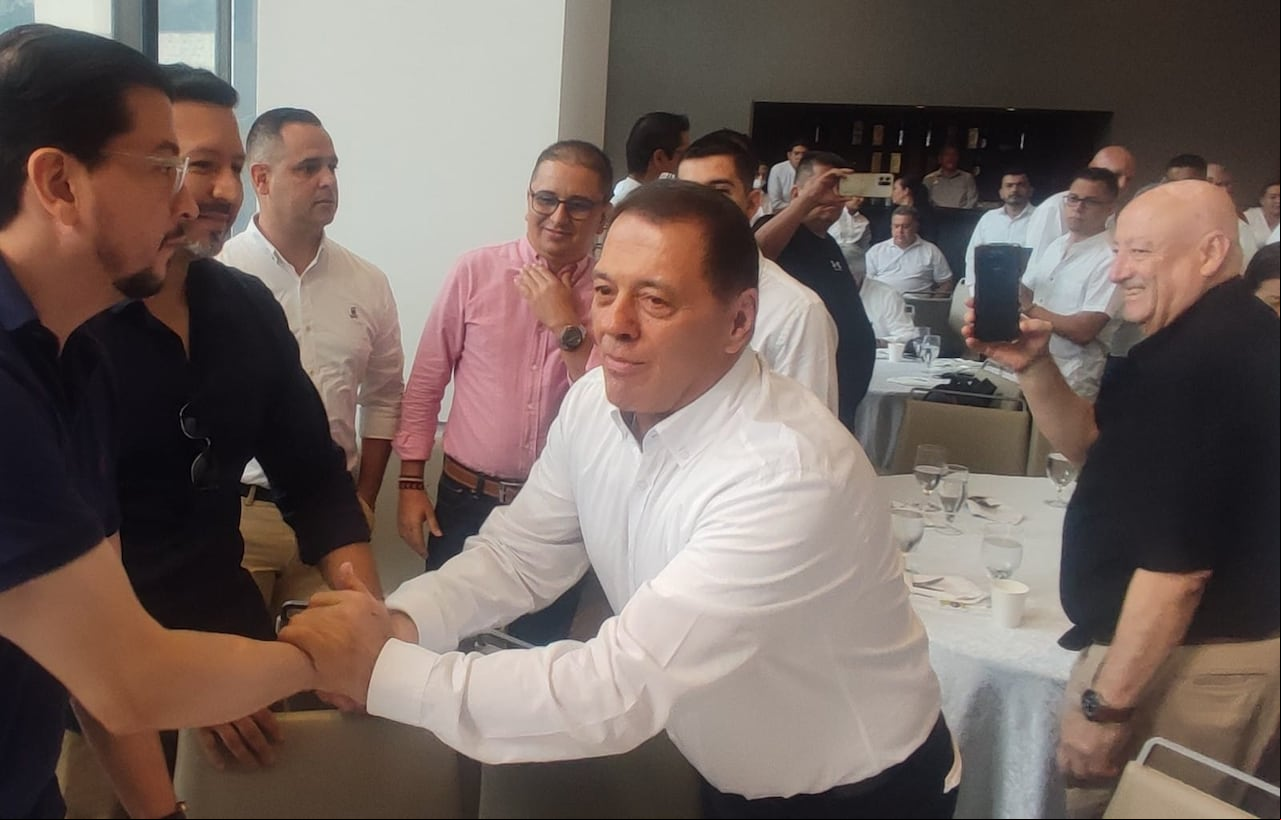El propietario del América, Tulio Gómez, en el lanzamiento de su campaña por la Gobernación del Valle.