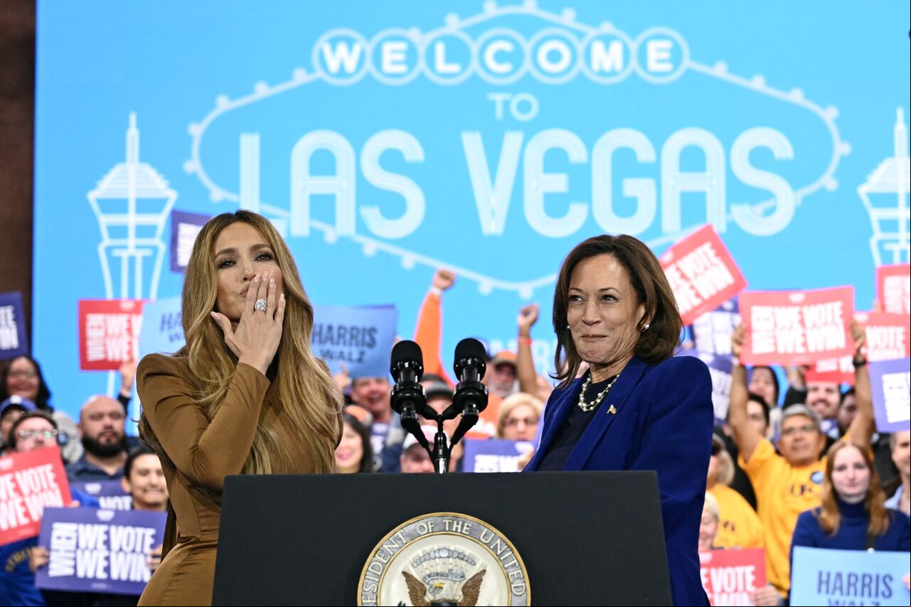 Jennifer lópez y kamala. harris