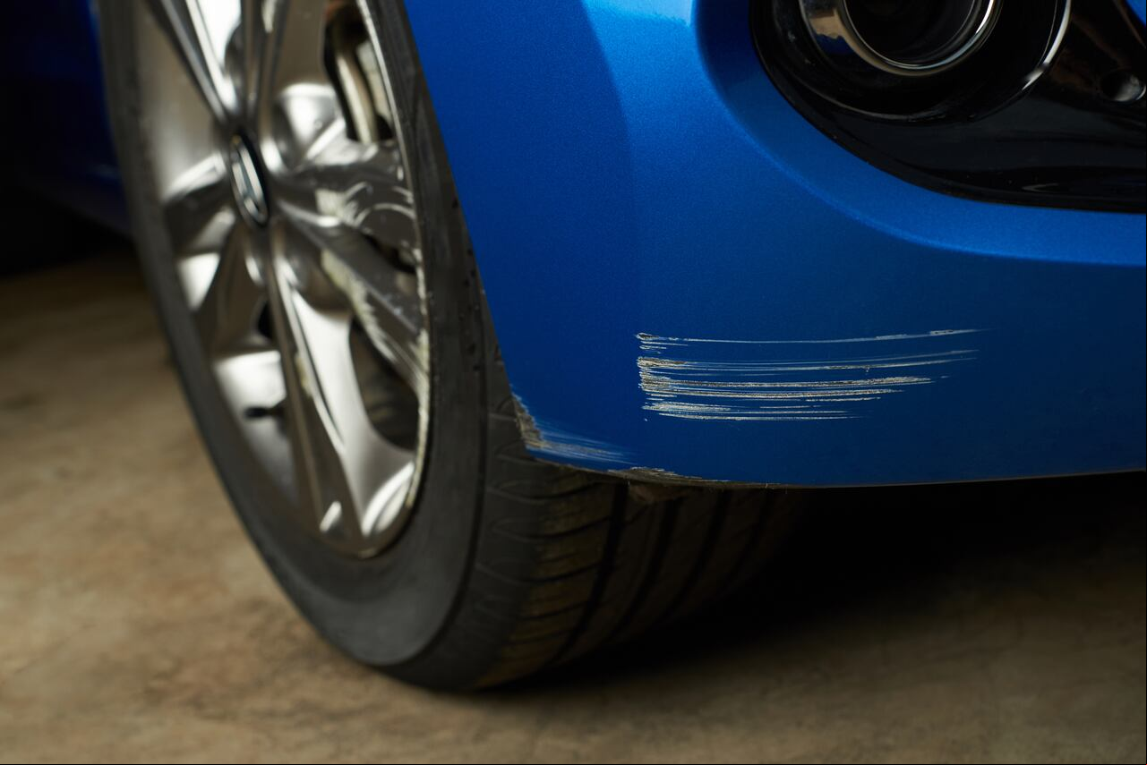 De esta forma puede eliminar los rayones de los carros.