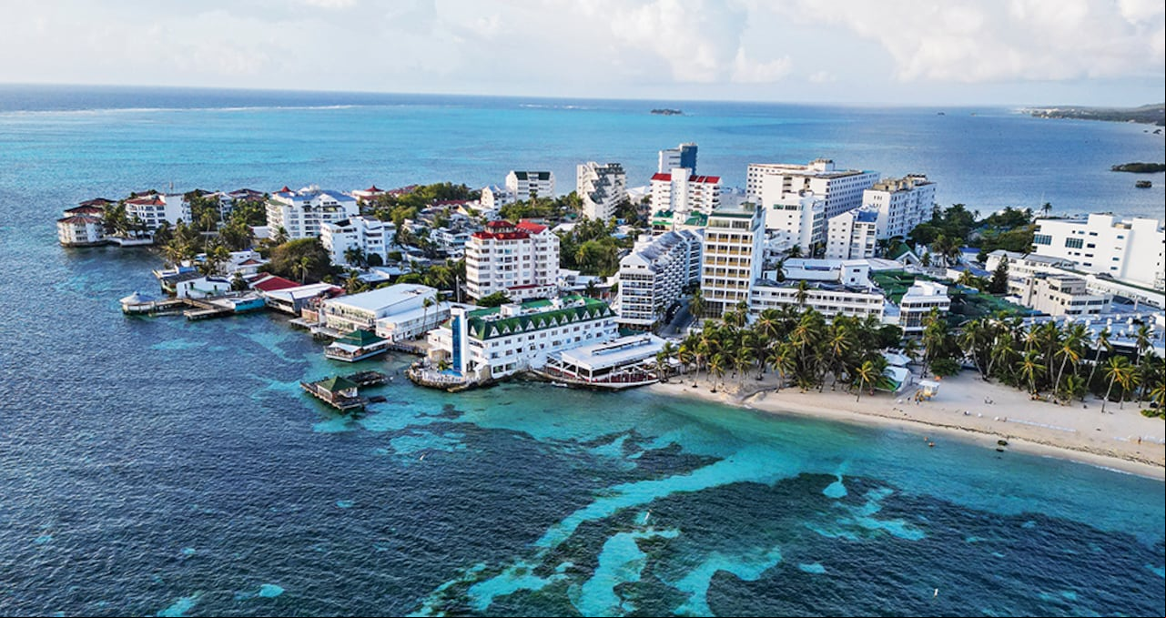 Los vuelos a San Andrés se redujeron en un 50 por ciento tras la salida de las aerolíneas de bajo costo. Sin embargo, en el último año se registró una recuperación.