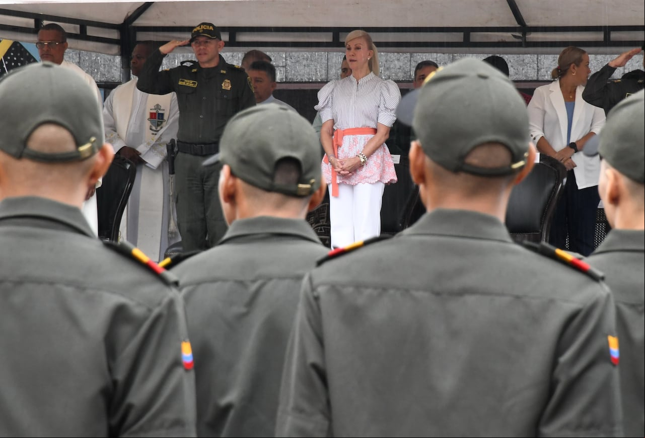 Cali: 203 nuevos jóvenes tomaron juramento como auxiliares de policía y entraron a reforzar la seguridad en diferentes municipios del Valle del Cauca.