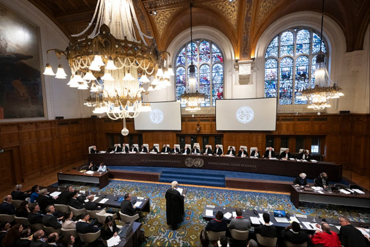 La CIJ podría pronunciarse en pocas semanas. La decisión del tribunal es vinculante, pero esta corte no tiene ninguna fuerza que garantice su aplicación. Tras el inicio de la invasión rusa en Ucrania en 2022, el tribunal ordenó en vano a Moscú que detuviera sus operaciones.