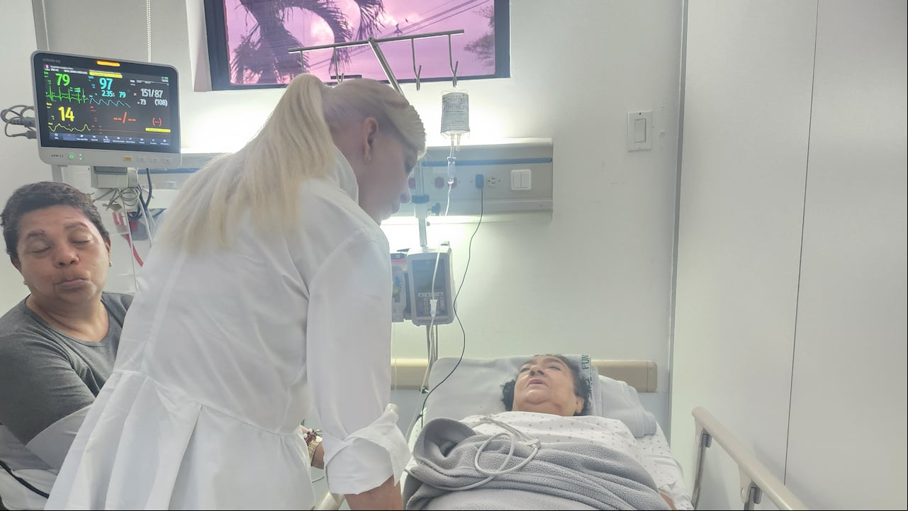 Una adulta mayor es uno de los cuatro lesionados en este nuevo ataque de las disidencias de las Farc contra la fuerza pública en Jamundí, Valle.