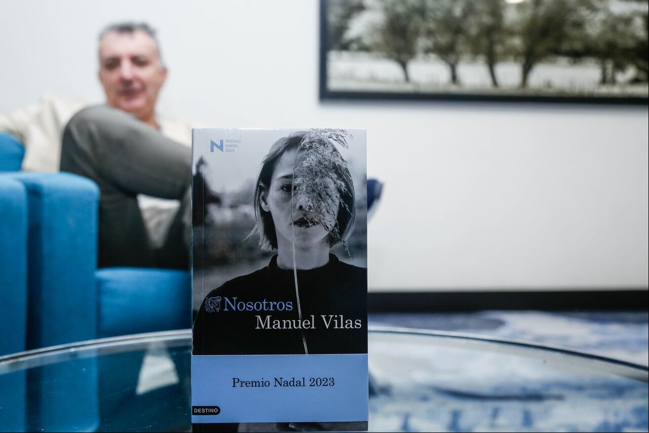 Manuel Vilas, escritor español presenta su nuevo libro 'Nosotros'.