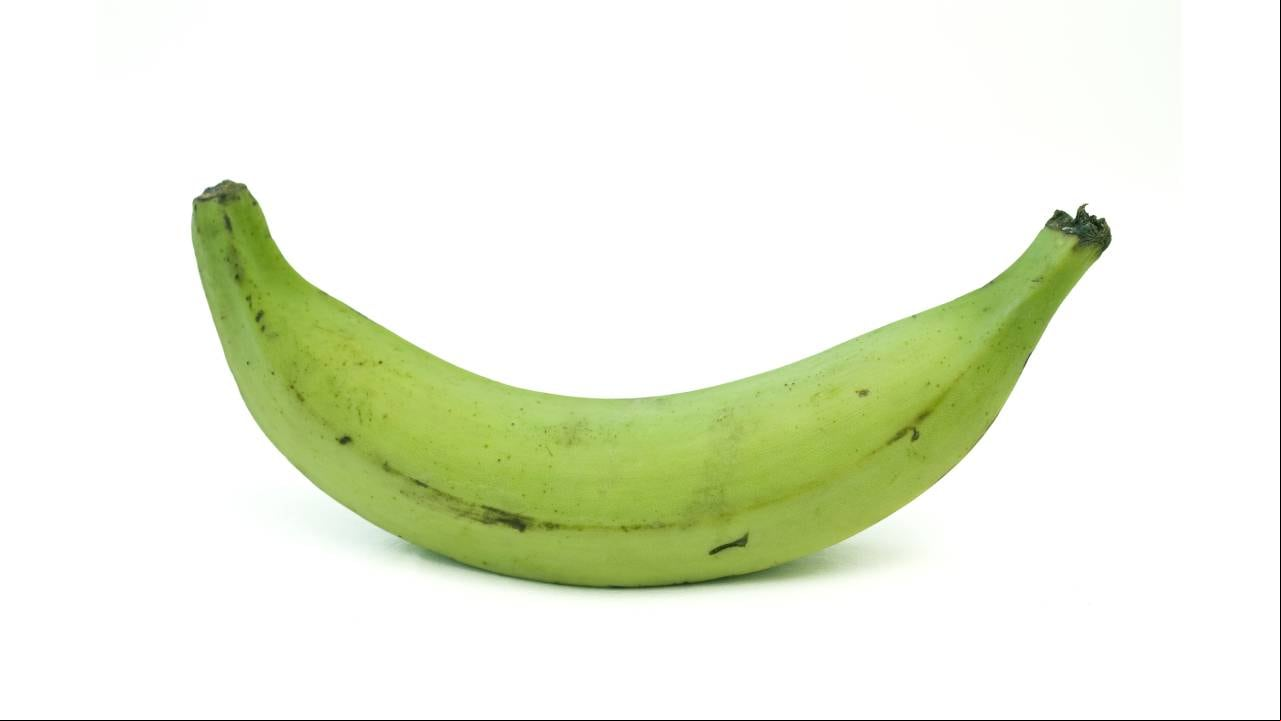 El plátano contiene vitaminas del complejo B y minerales como el calcio y el magnesio. Foto: Getty images.