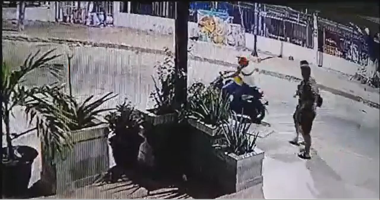 Dos hombres abordaron a turistas chilenos para robarlos en San Andrés.