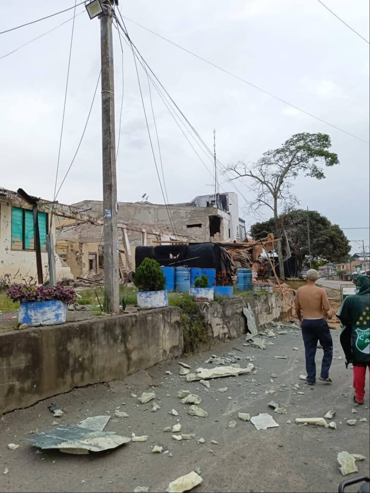 Las comunidades del corregimiento de Mondomo, Santander de Quilichao, quedaron medio de las fuertes explosiones que se presentaron en las primeras horas de la mañana de este Jueves Santo 17 de abril.