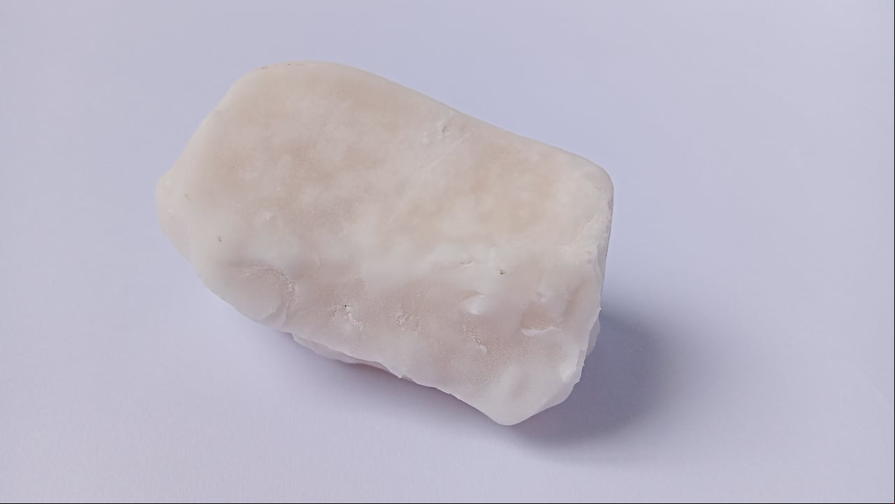 La piedra de alumbre está hecha de potasio.