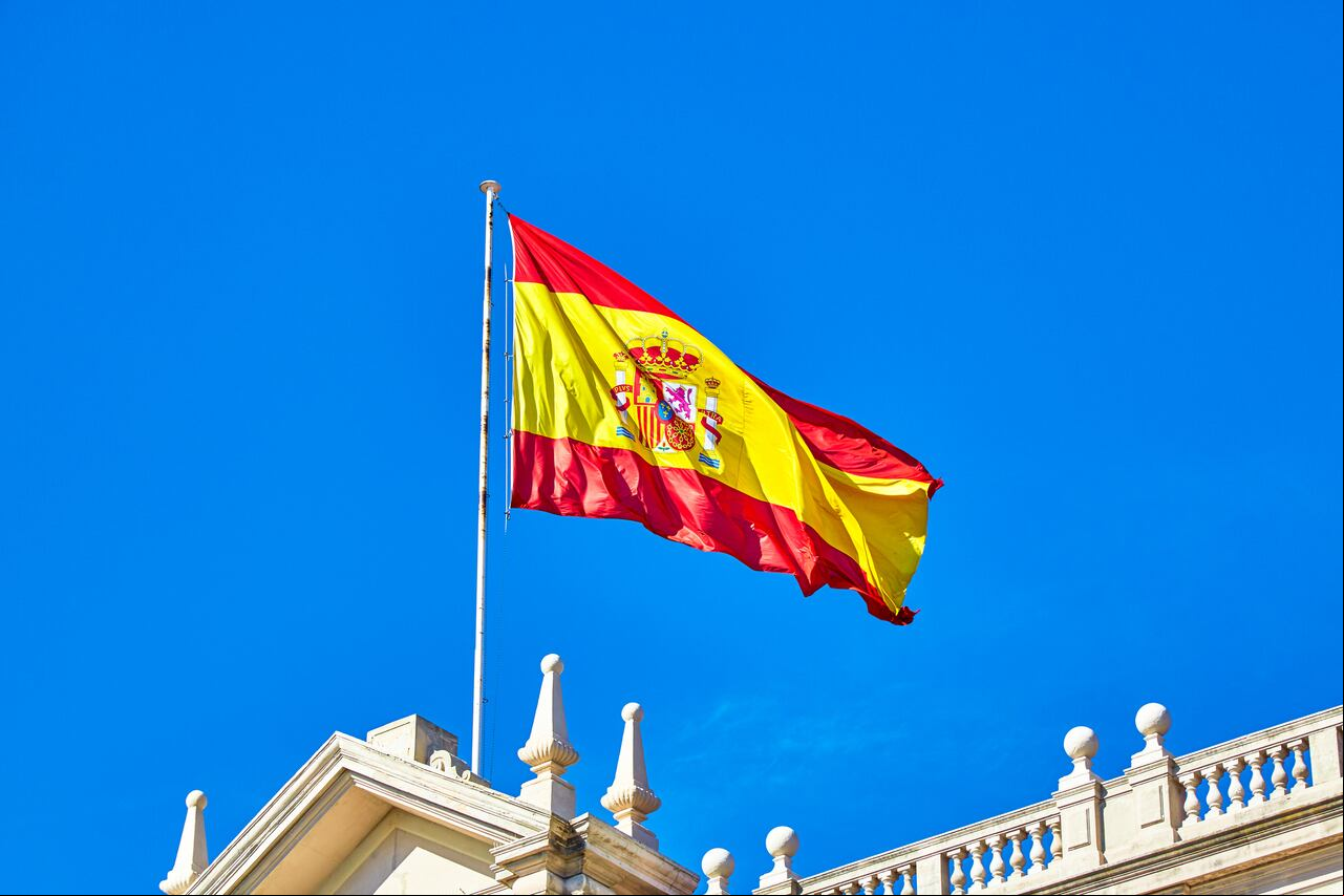 Desde tiempos de conquista hasta la migración contemporánea, los apellidos españoles han dejado una huella perdurable en la genealogía mundial.