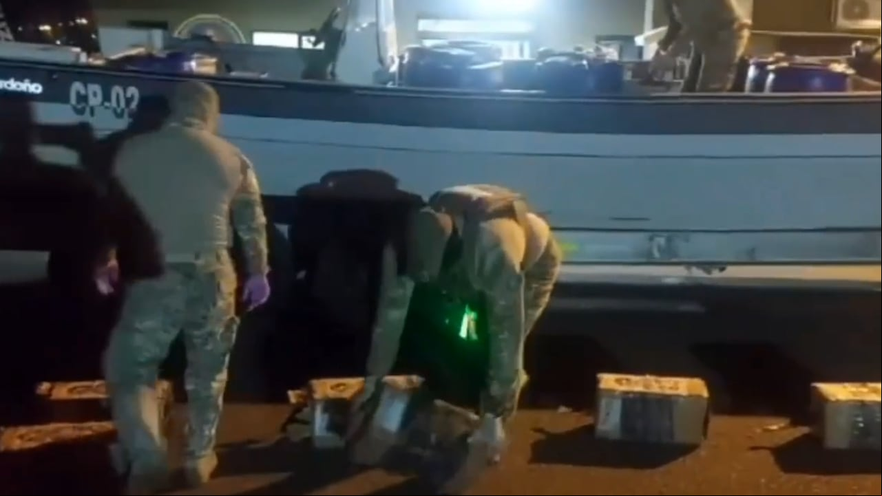 El operativo, en el que se incautaron más de dos toneladas de cocaína, fue coordinado por autoridades de Colombia, Panamá y Estados Unidos.