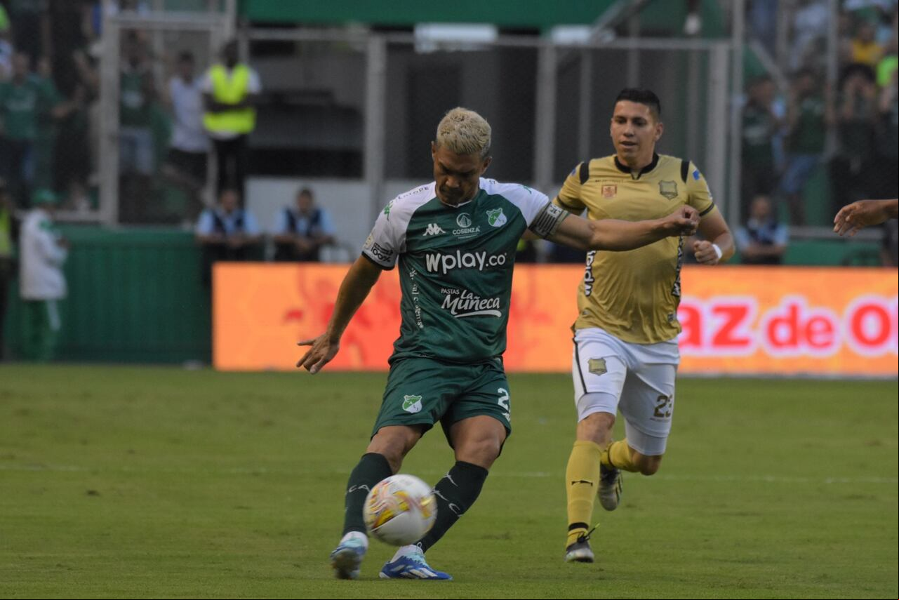 Teo Gutiérrez fue titular frente a Águilas Doradas